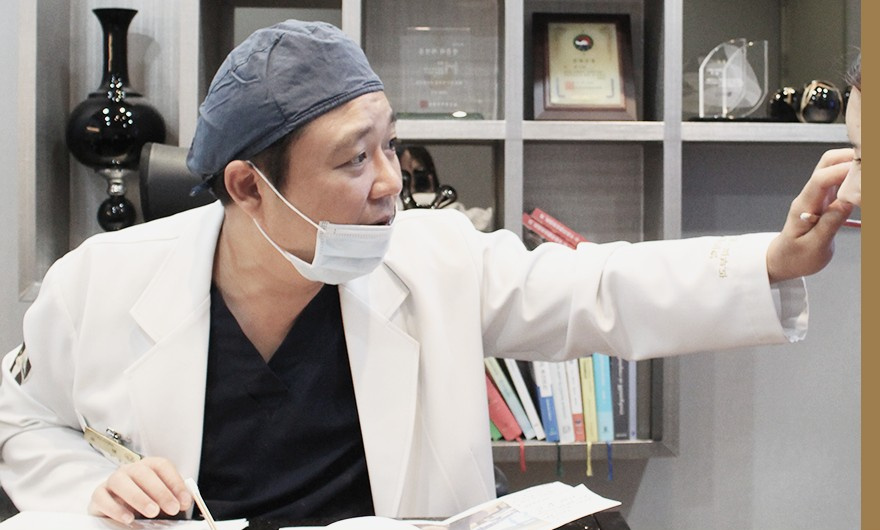 Layanan personal 1:1 — dokter spesialis yang berkonsultasi